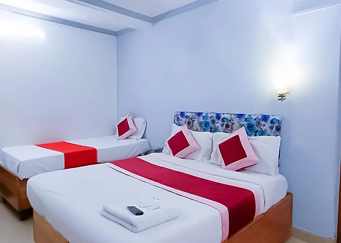 Hotel Commodo - Near Us Embassy